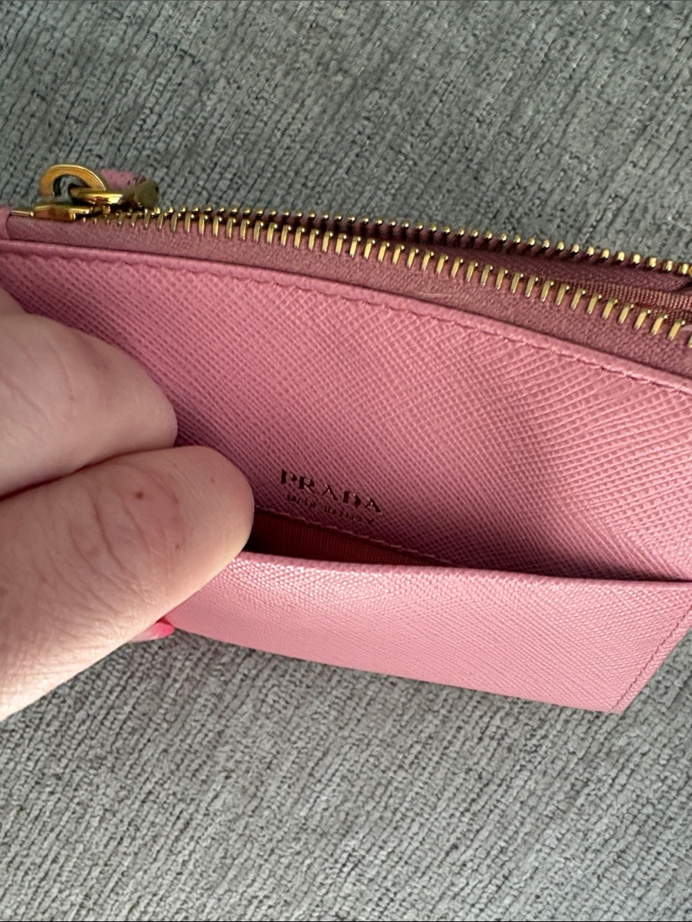 Prada Pink Saffiano Leather Card Case with Gold Logo - Picture 4 of 4